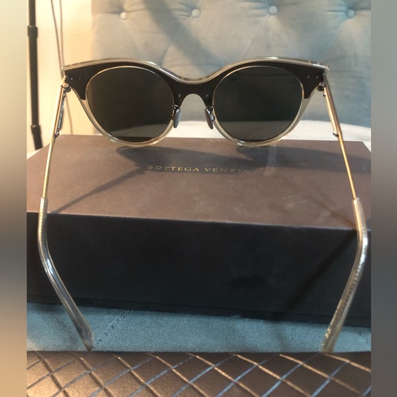 Bottega Veneta Woman’s Round Frame Acetate Sunglasses Brown OS - Picture 6 of 11